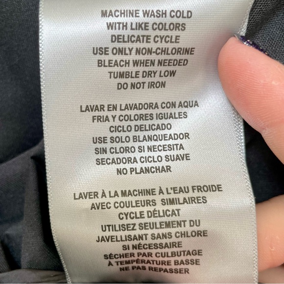 NEW! | Black Levi’s Plus Size Hooded Long-Sleeve Zip-Front Rain Coat | Size 1X - Picture 13 of 15